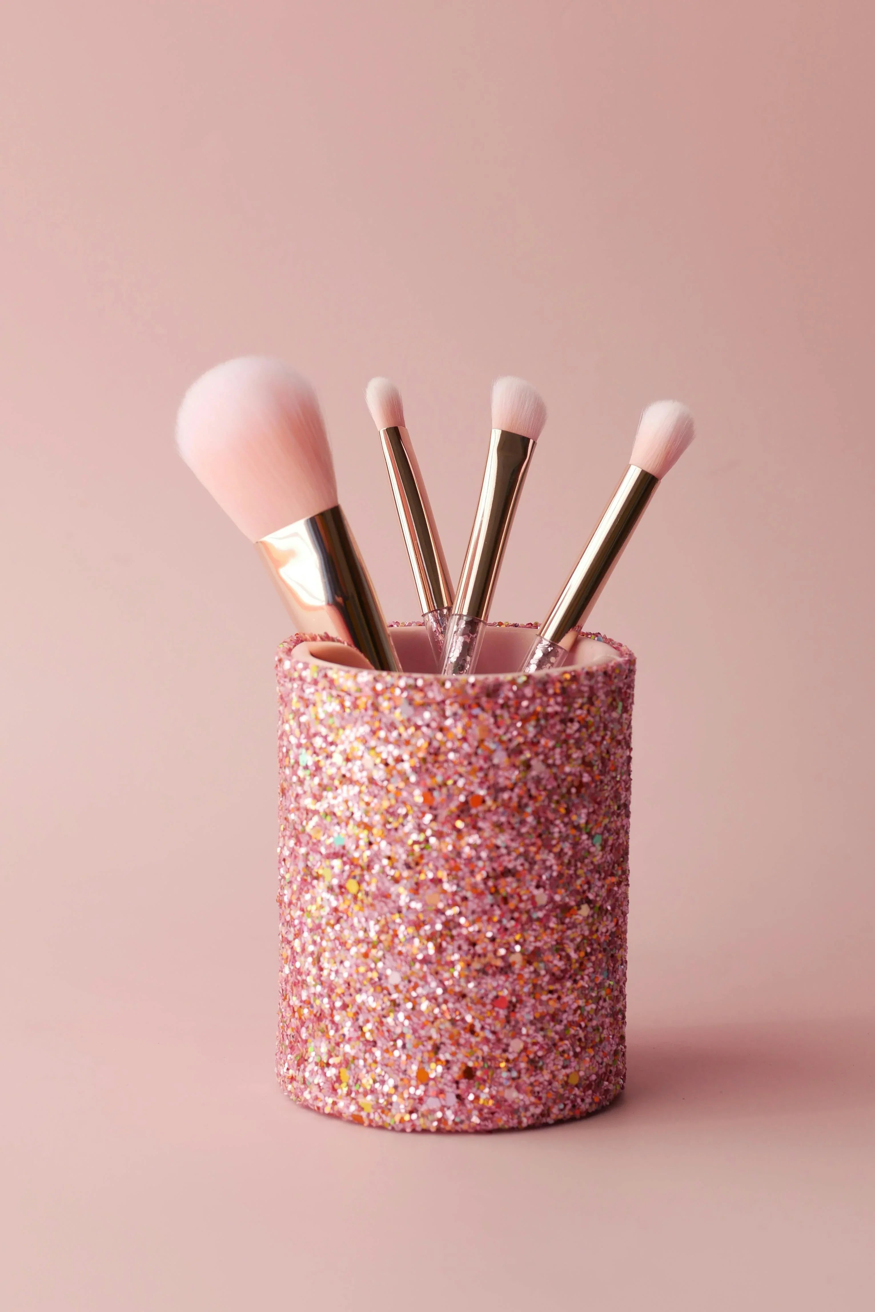 MAKEUP BRUSHES